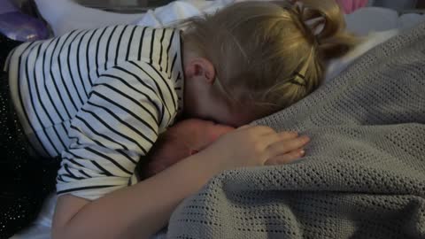 little Girl Meets Newborn Sister For First Time