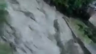 Por fuertes lluvias se desbordó el río Combeima en Ibagué