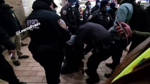 Protesters Arrested in New York City Burger King for Not Showing Vax Cards