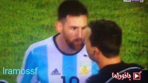 Messi enojado con un arbitro [2017]