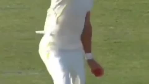 Mitchell Starc fast bowling action