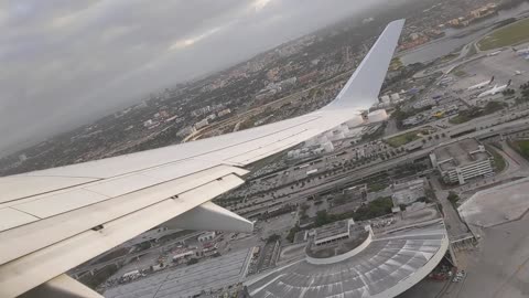 Amazing sunset takeoff from Miami on a 737-800