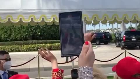 PRESIDENT TRUMP & FIRST LADY MELANIA ARRIVING AT MAR-A-LAGO