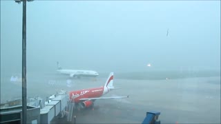 Vietnam, HCMC - airport heavy rain 2013-06
