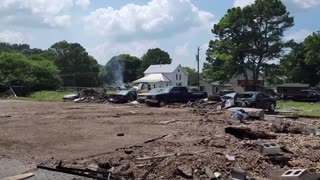 Rescue teams search for Tennessee flood survivors