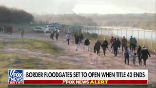 Fox News cameras catch massive groups of migrants crossing into Texas