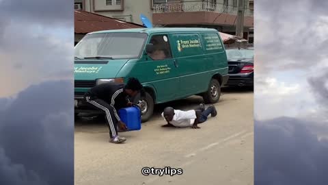 Fake bucket of water prank🤣🤣🤣