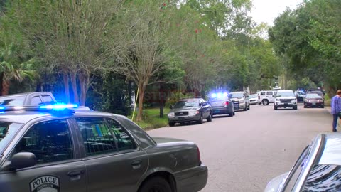 SWAT Standoff in Chickasaw, AL with Officers Praying