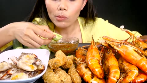 ASMR MUKBANG THAI SEAFOOD SPICY SAUCE