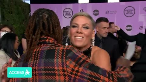 P!NK Honors Olivia Newton-John w/ ‘Hopelessly Devoted To You’ At AMAs