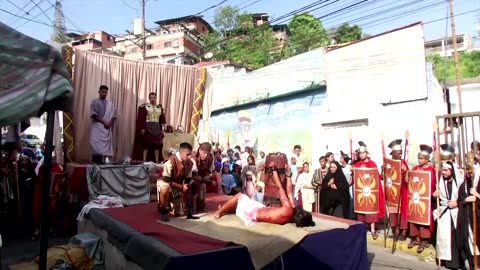 Way of the Cross re-enacted in Venezuelan slum