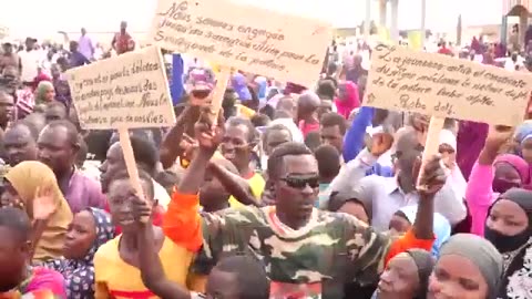 ⚡⚠️ URGENT – Protesters threaten to storm the French military base in Niamey