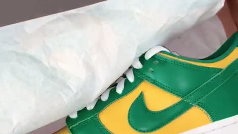 750Kicks Unboxing: Nike Dunk Low Brazil with @Aliciabonora Style Outfits Kicks OOTD Fit Dunks Nikes