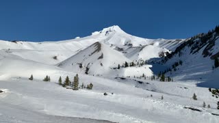 Blindingly White Mount Hood Summit – Oregon – 4K