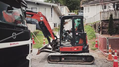 Kāinga Ora contractors dig up driveway, resident trapped by 'giant hole'