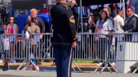 Soldier Sings Amazing Grace #memorialday2022