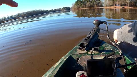 Catching SLAB CRAPPIE In MUDDY Water Using Garmin LIVESCOPE !!