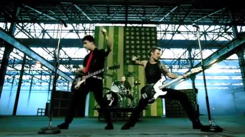 Green Day - American Idiot [Official Music Video]