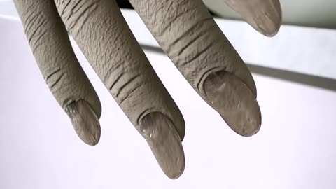 Do Fingernails Grow After Death 😨
