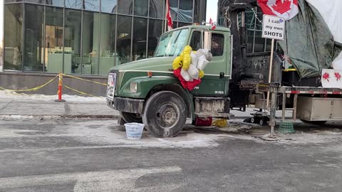 Check out this guy's little set-up. Freedom Protest - Ottawa Feb.13