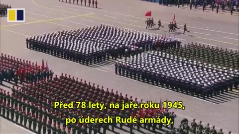 Kreml se již nehlásí k ruské vlajce generála Vlasova, ta byla poprvé v historii nesena svinutě