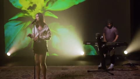 Jasmine Thompson & Zedd – Funny (Stripped) [Live]