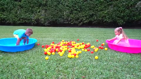 Roma and Diana play Outdoor games for kids