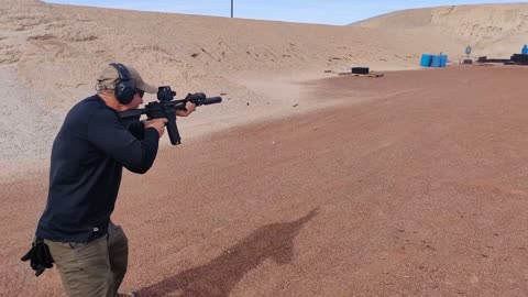 BRRRRRT goes the Suppressed M4 Carbine with OSS Suppress and Eotech EXPS3