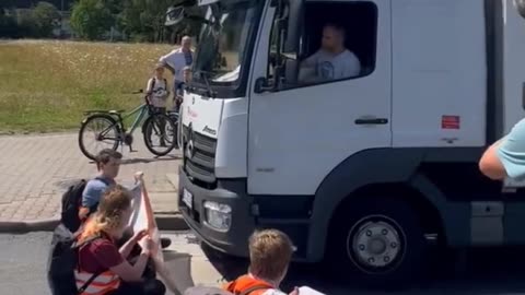 Stralsund, Germany: Climate Change protestors blocking roads again and drivers are fed up