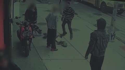 Video shows NYC man attack couple from behind – and lose