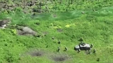 Ukraine war combat footage: trench battle GONE BAD for Russian soldier