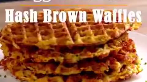 Egg and cheese hash brown waffles recipe! 😍🤤🍳🧀🥓🥔