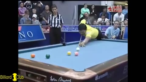 Amazing billiard player crazy skills...