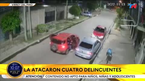 VIRREY DEL PINO I Intento de "robo piraña" a una mujer para robarle el auto pero logró escapar