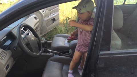 Baby dance in Car