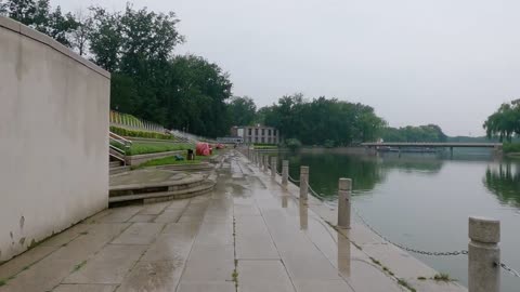 Walking in the rain at Shifoying and Honglingjin Park in Beijing China【4K】漫步在北京