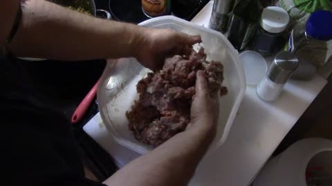 How to make homemade meatballs and marinara