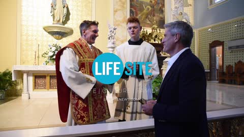 LifeSiteNews delivers 90,000 petition signatures to Father Altman