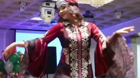 Beautiful Persian dance of beautiful Iana 😍❤️😍❤️💃💃 😍😍😉🔥🔥