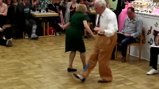 Elderly Couple Steals Show on the Dance Floor