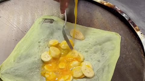 Hardworking Spider-Girl Makes Banana Pancake - Thai Street Food