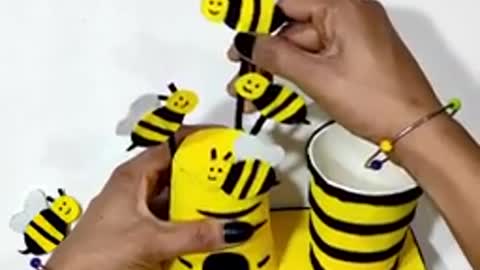 honey bee pencil holder ideas from used plastic cups || Arts And Crafts