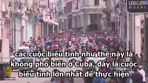 Hàng nghìn người biểu tình hiếm hoi chống chính phủ đang xuống đường khắp Cuba.