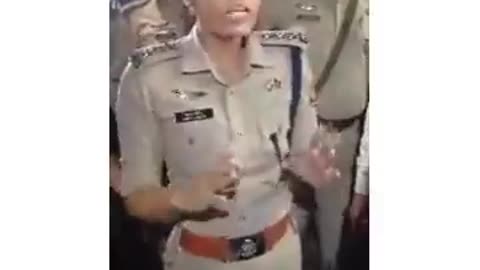 Indian Police officer trying to convince muslim back homes