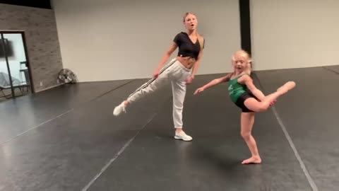 TRICKS AND FLEXIBILITY FOR 6 YEAR OLD DANCER