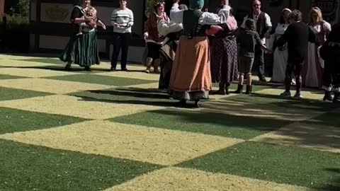 Peasant dance 2