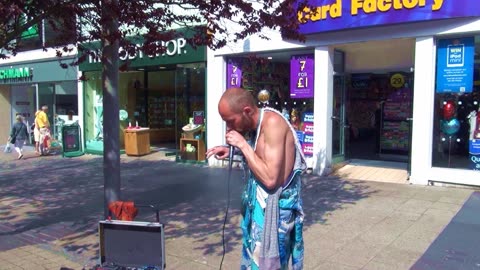 Noisy Parot Busking in the Ocean City 2015