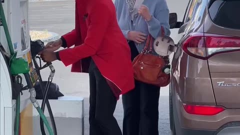 Homeless man blesses kindest old lady