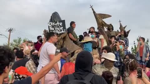 New video shows moments leading up to shooting at New Mexico conquistador statue