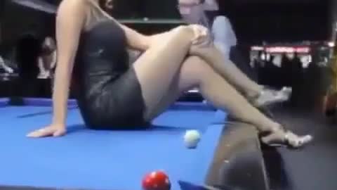 The master of billiards shows